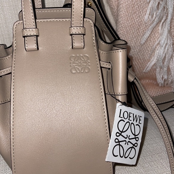 NWT Loewe Mini Hammock Bucket Shoulder Crossbody Bag Sand - Picture 2 of 9